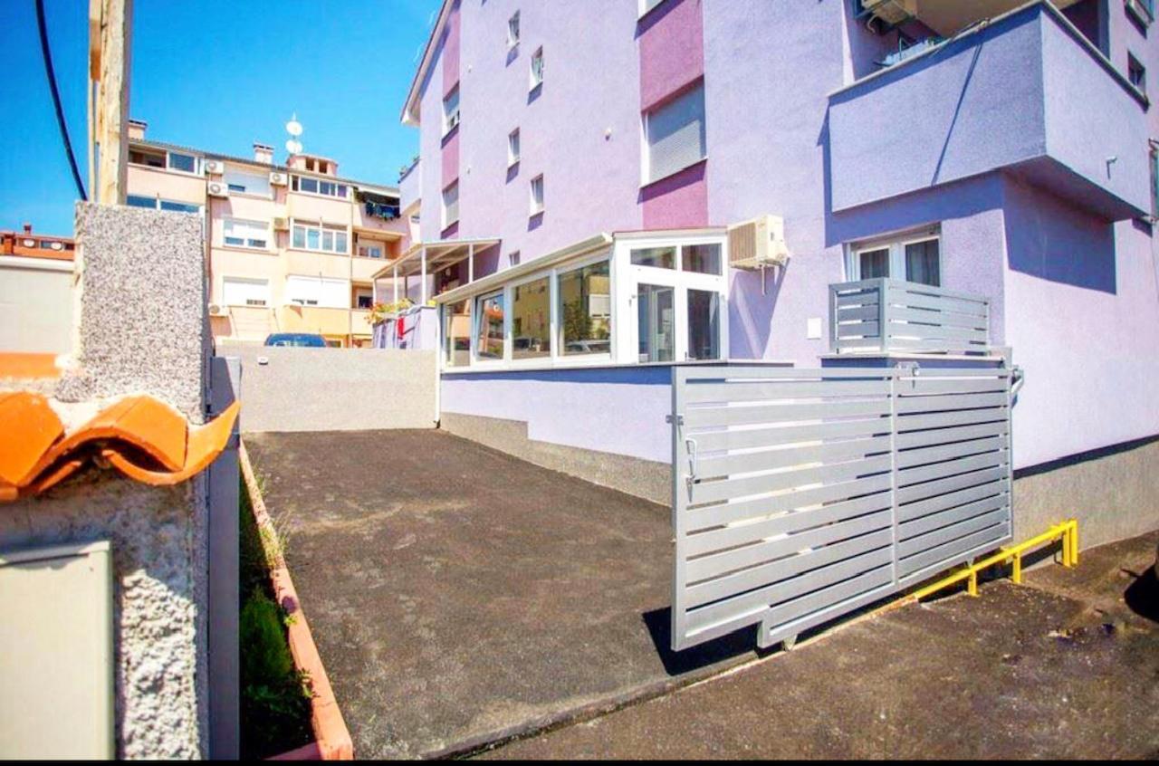 Royal Apartment Pula Exterior photo